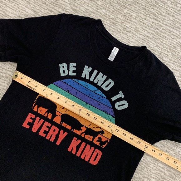 BELLA CANVAS Cotton Short Sleeve Crewneck Rainbow Be Kind Animal Tee Women’s M - Picture 5 of 9